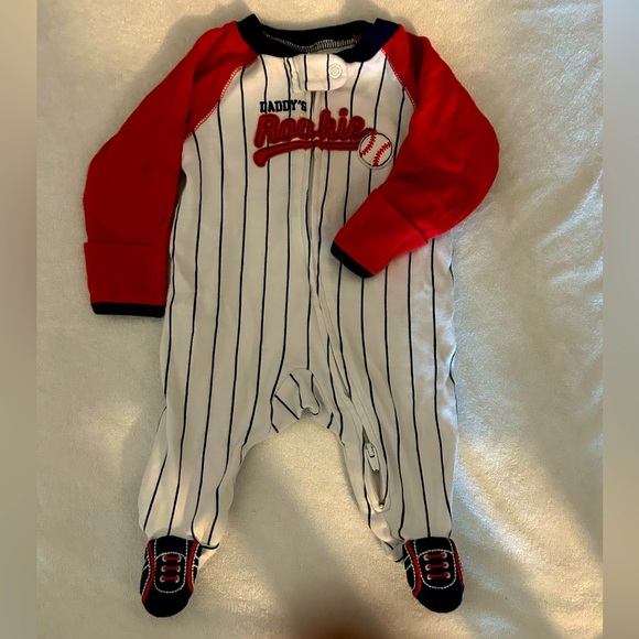 Carter’s Newborn Onesie, “Daddy’s Rookie”. - Picture 3 of 3